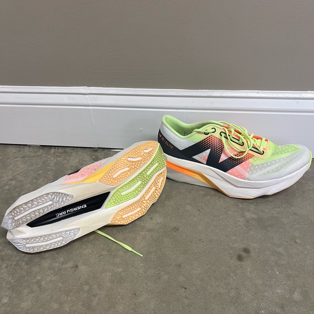 New Balance SuperComp elite v4 Women’s 9.5/Mens 8